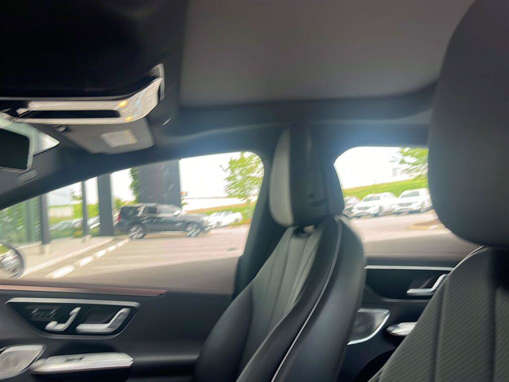 Used 2023 Mercedes-Benz EQE 350+ 4MATIC Sedan image 10