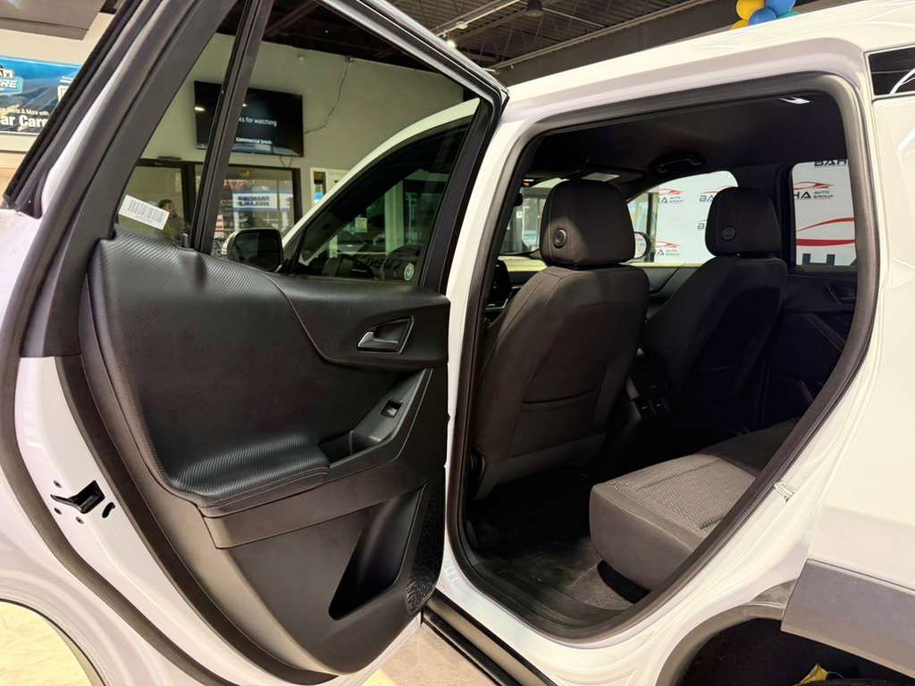 Used 2026 Chevrolet Equinox LT image 31