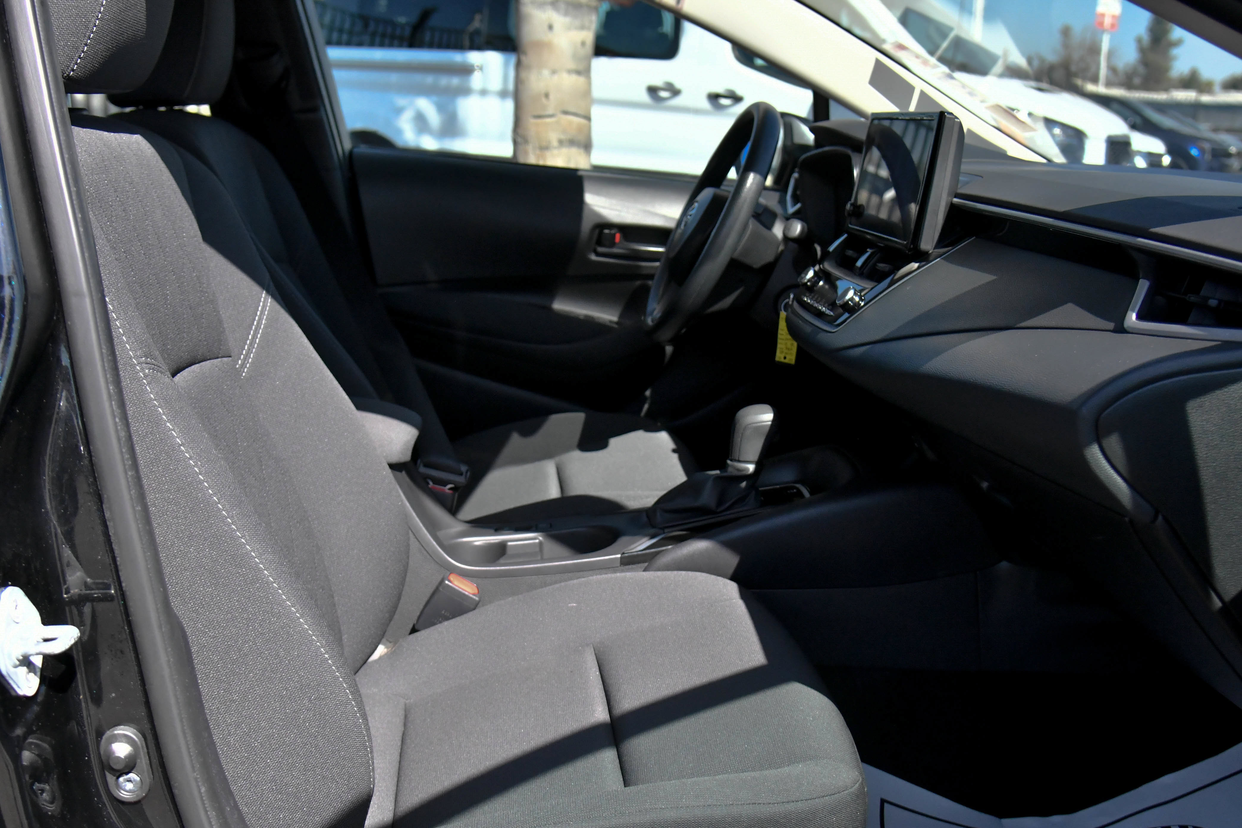 Used 2025 Toyota Corolla LE FWD image 42