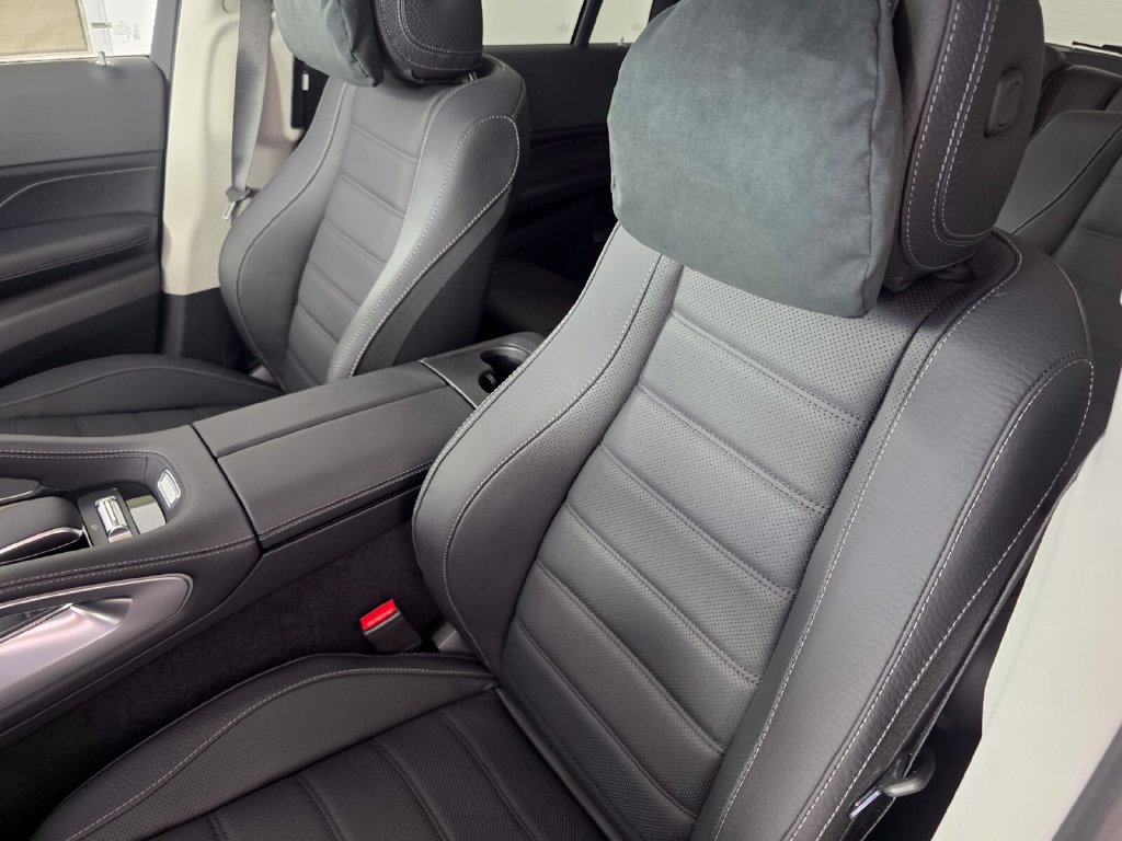 New 2026 Mercedes-Benz GLS 450 4MATIC image 8