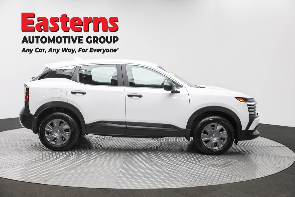 Used 2025 Nissan Kicks S image 4