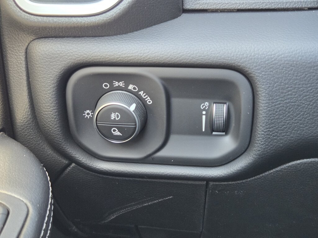 New 2026 RAM 3500 Big Horn AWD/4WD image 16
