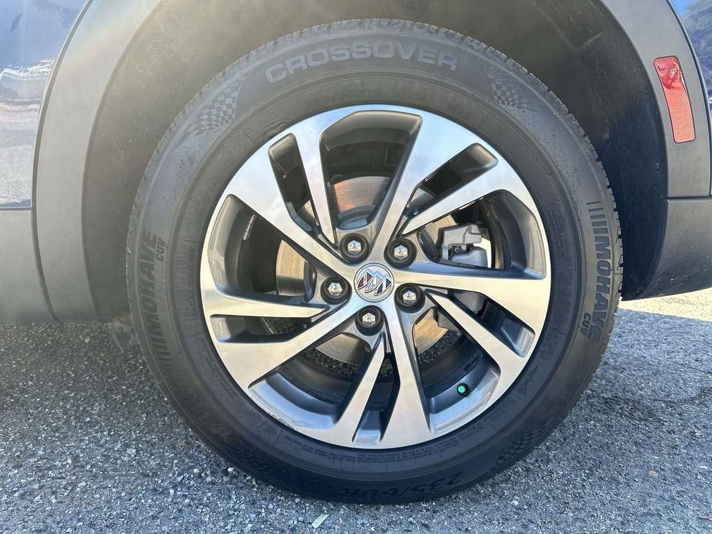 Used 2023 Buick Envision Essence image 29