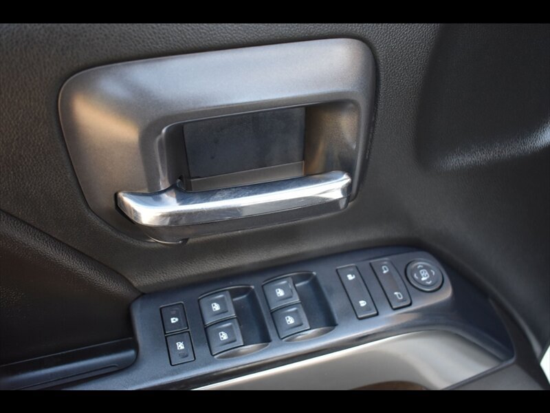Used 2018 Chevrolet Silverado 2500 LT AWD/4WD image 18