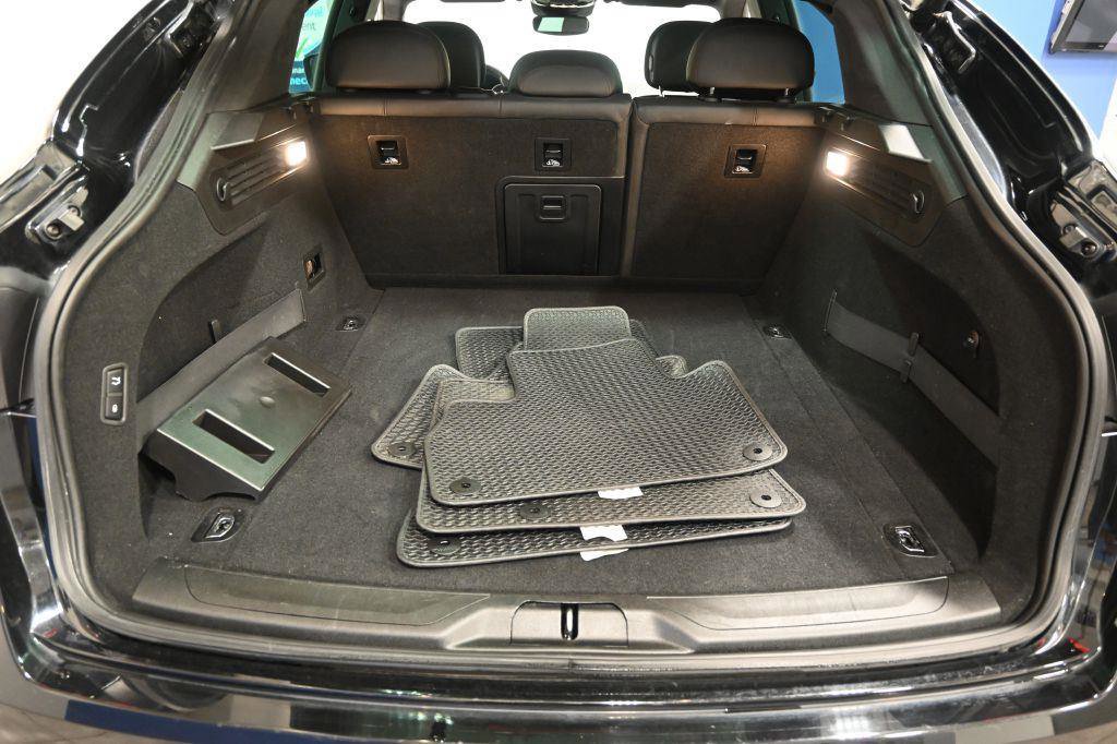 Used 2017 Maserati Levante image 13