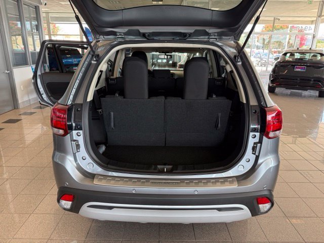 Used 2020 Mitsubishi Outlander ES FWD image 22
