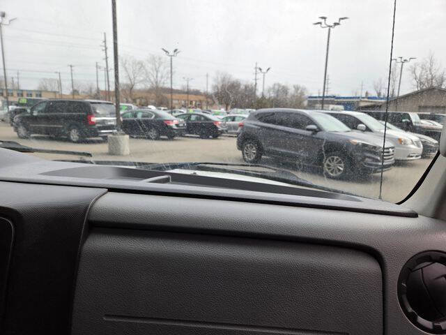 Used 2018 Ford E-350 and Econoline 350 Super Duty w/ Power Windows & Locks Group RWD image 38