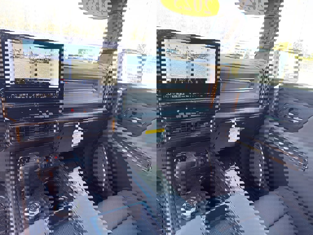 New 2025 GMC Hummer EV 2X image 28