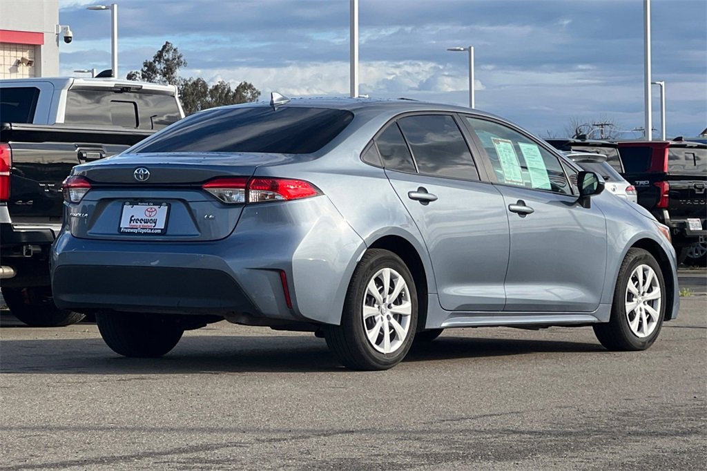Certified 2025 Toyota Corolla LE image 5