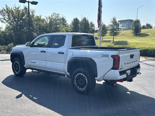 Used 2025 Toyota Tacoma TRD Off-Road image 6