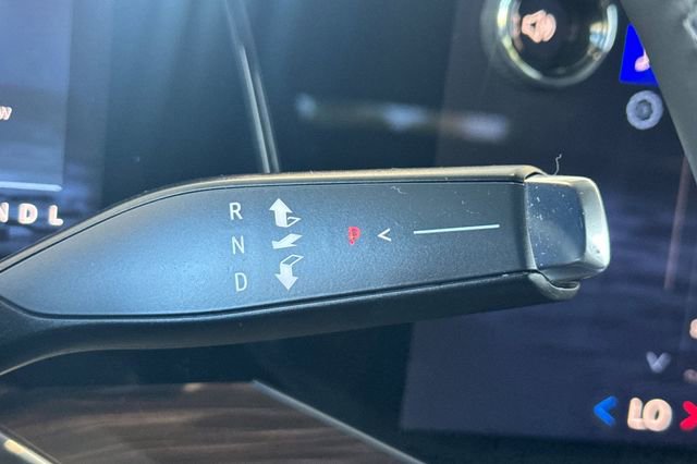 Used 2025 Chevrolet Suburban LT AWD/4WD image 23