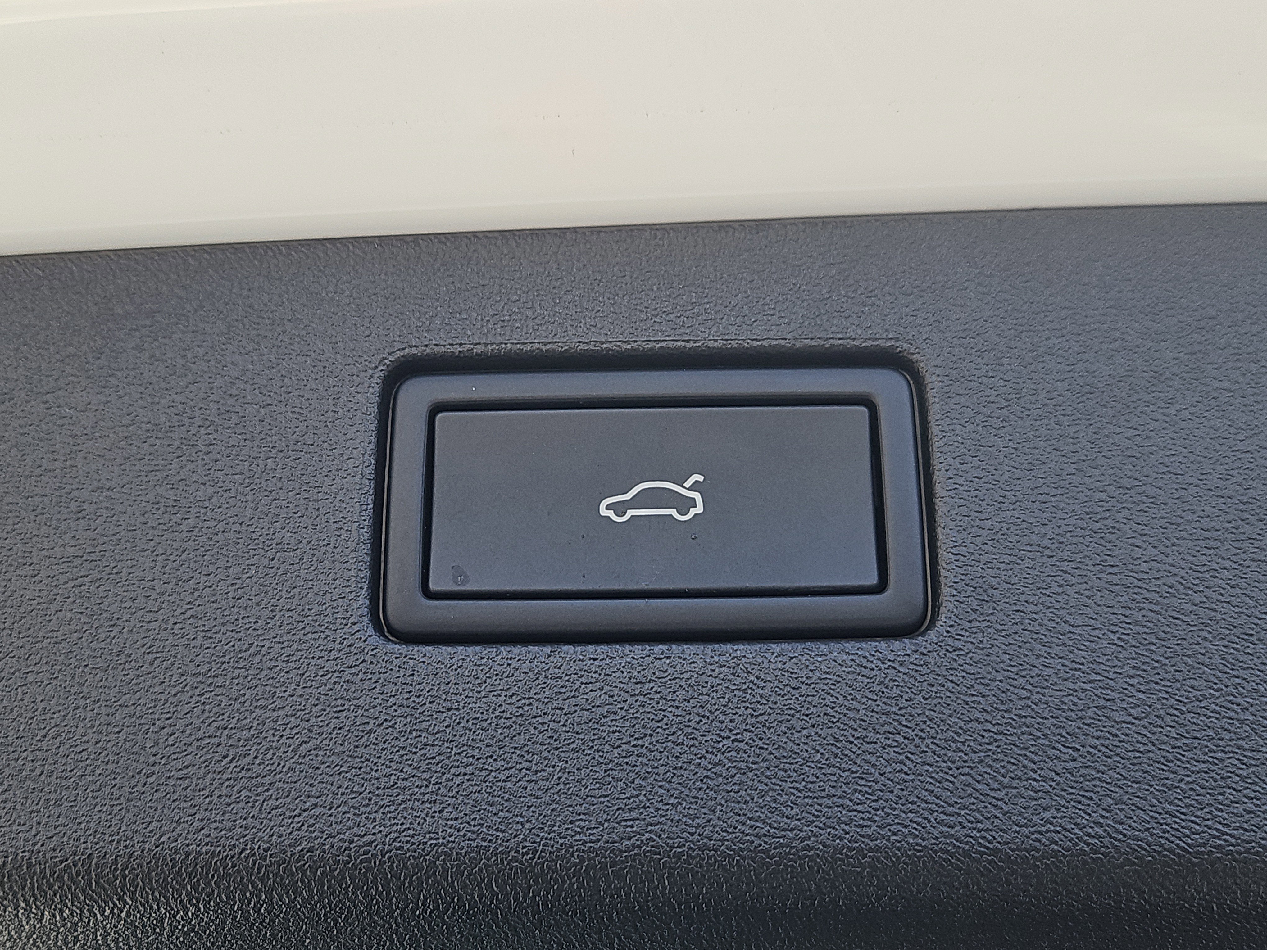 New 2026 Volkswagen Tiguan SE R-Line image 12