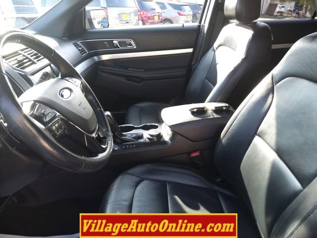 Used 2017 Ford Explorer XLT w/ Equipment Group 202A image 16