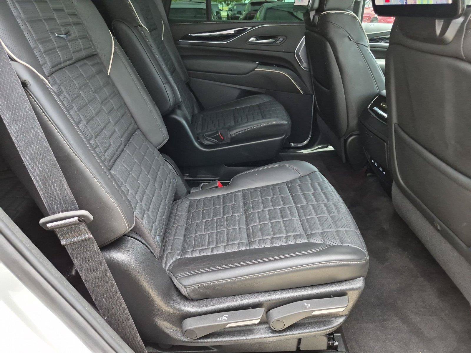 Certified 2024 Cadillac Escalade V w/ LPO, ONYX Package AWD/4WD image 30
