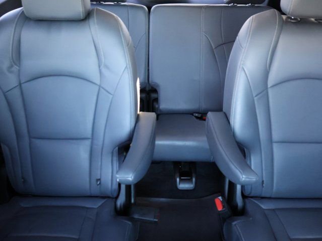 Used 2021 Buick Enclave Essence image 12