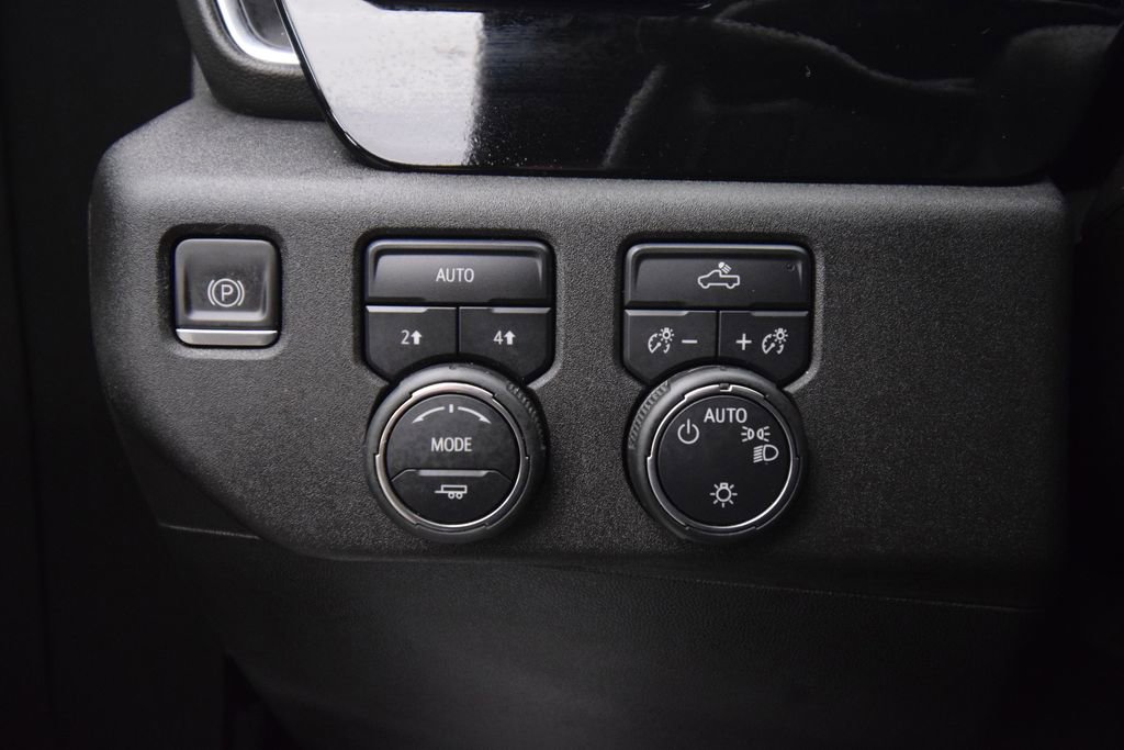 Used 2022 Chevrolet Silverado 1500 LT AWD/4WD image 38