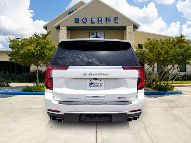 Used 2025 GMC Yukon XL Denali AWD/4WD image 3