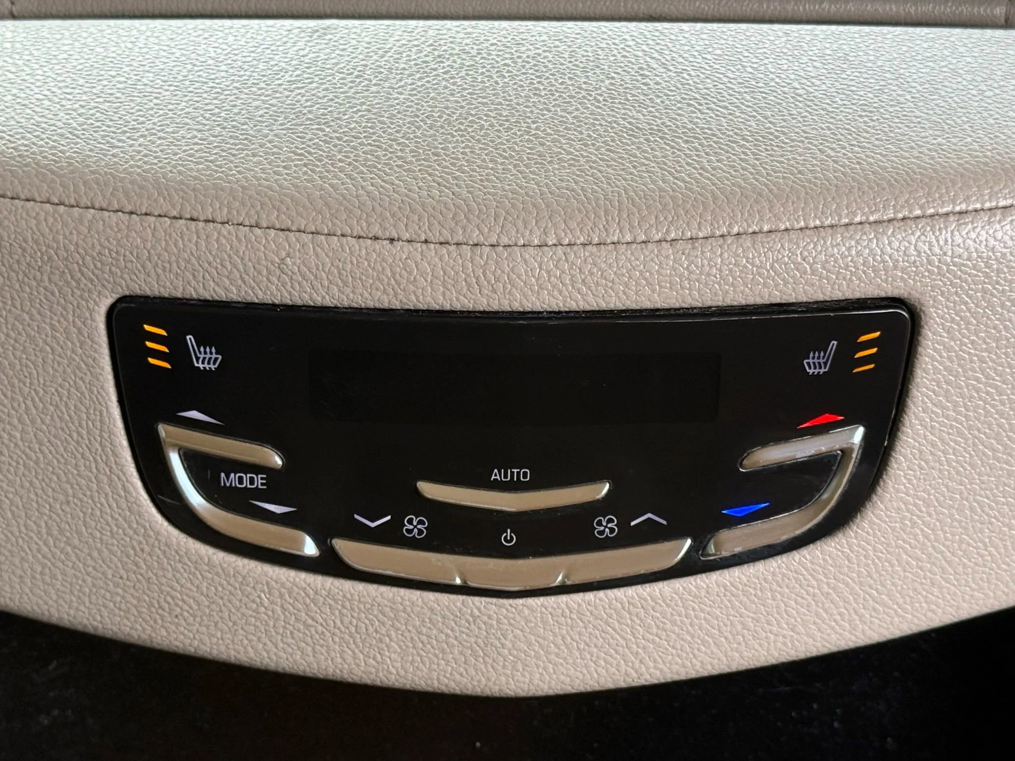 Used 2017 Cadillac Escalade ESV Luxury image 30