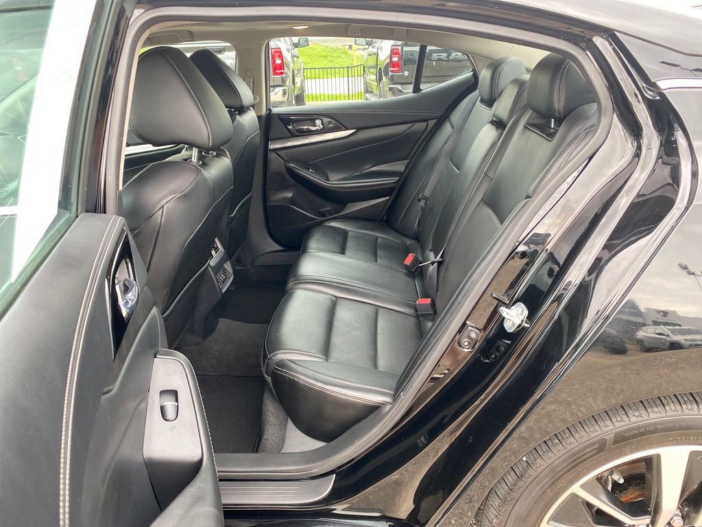 Used 2023 Nissan Maxima SL FWD image 28