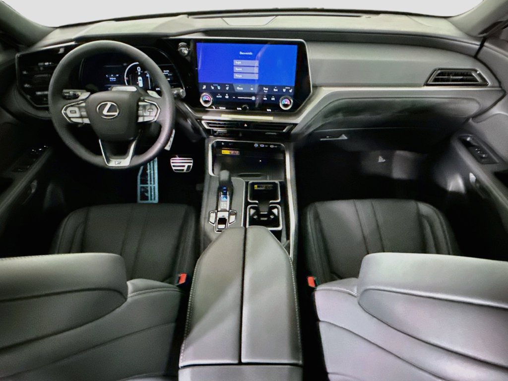 Used 2026 Lexus TX 500h AWD w/ Technology Package image 13