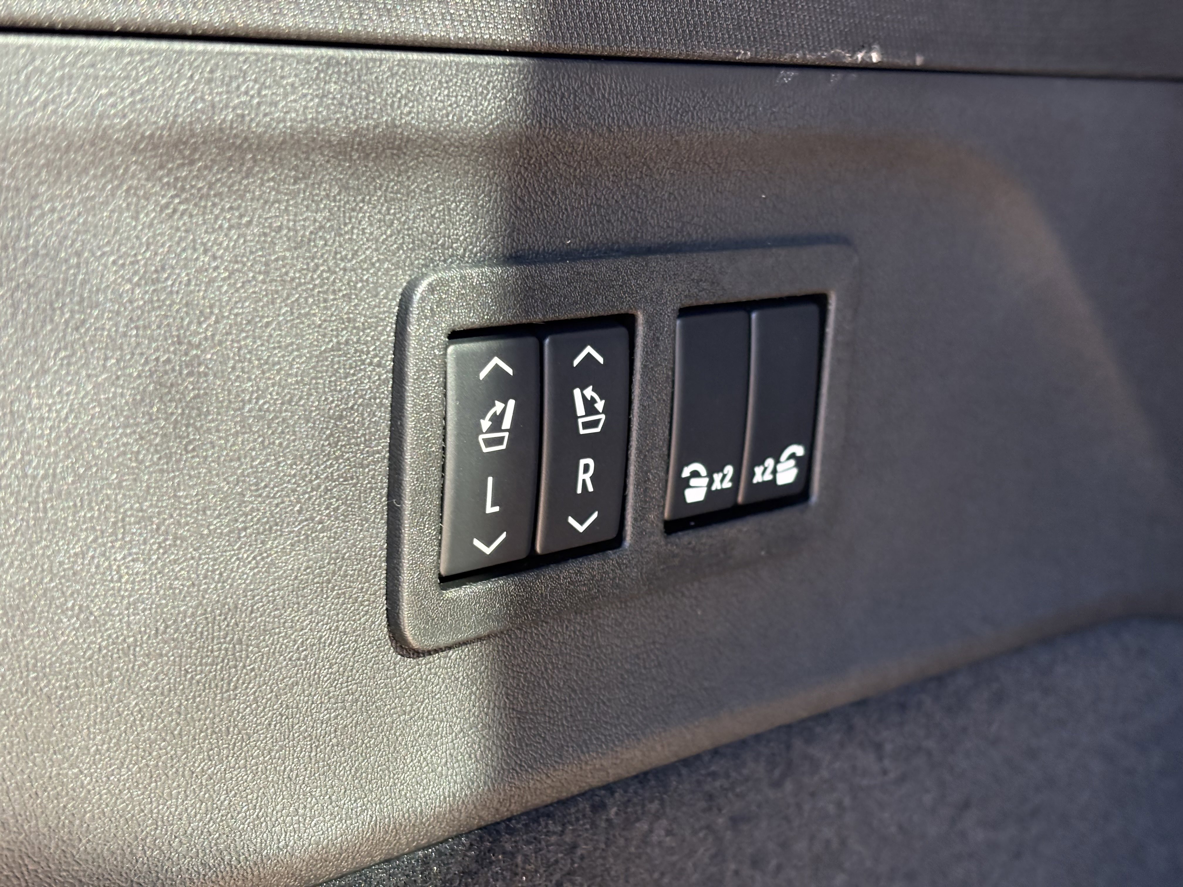 New 2026 Cadillac Escalade IQ Sport 2 w/ LPO, ONYX Package image 10