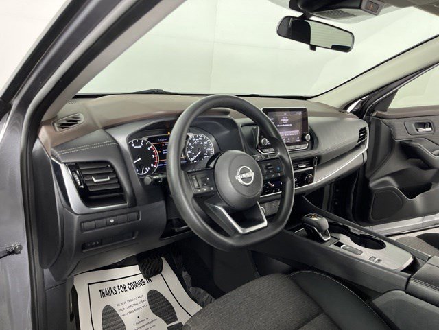 Used 2022 Nissan Rogue SV FWD image 16