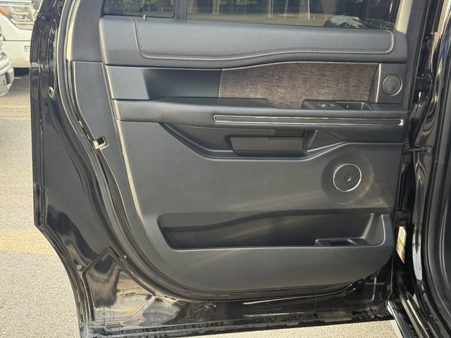 Used 2021 Ford Expedition Max Limited AWD/4WD image 32
