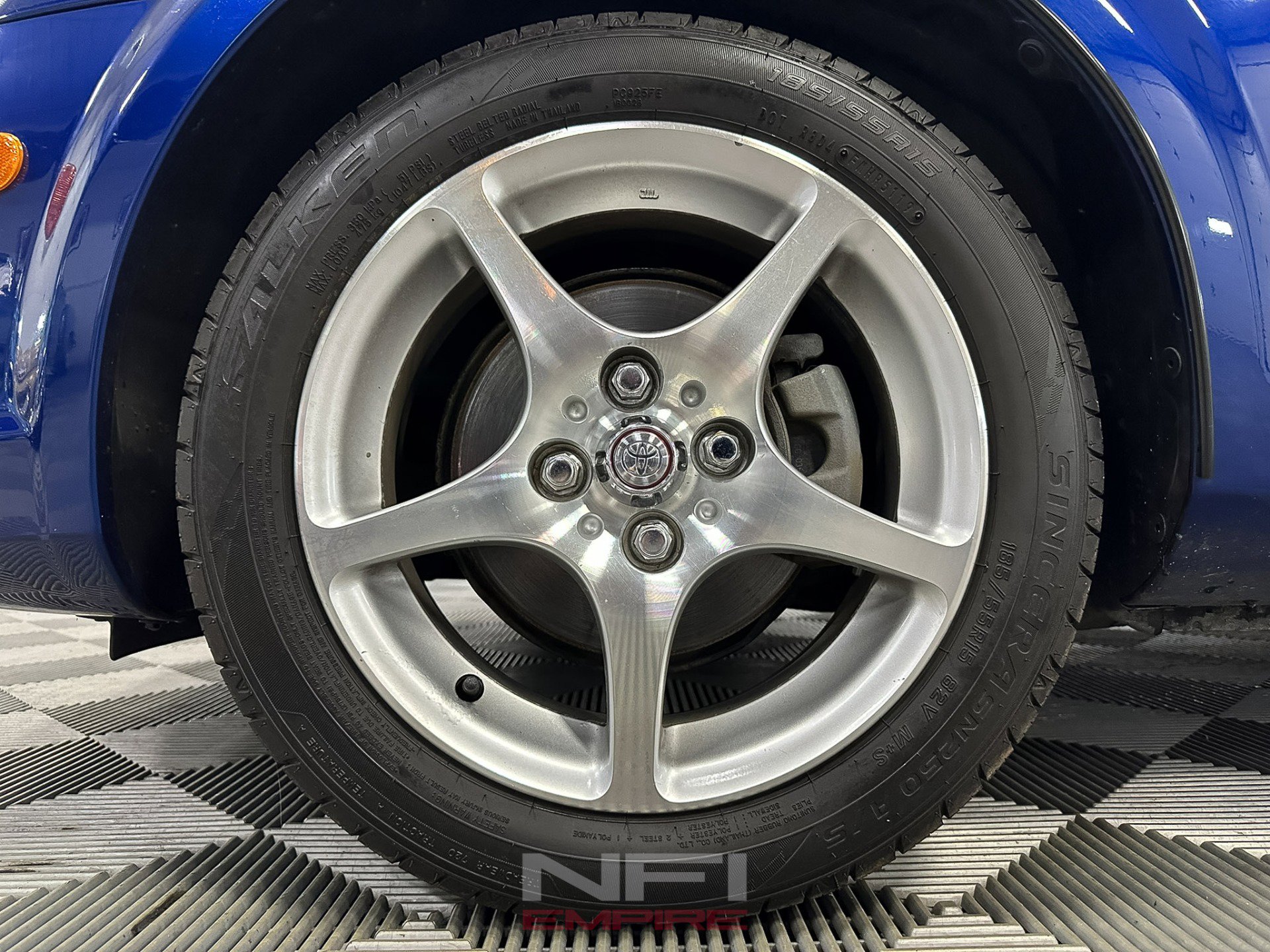 Used 2003 Toyota MR2 image 21