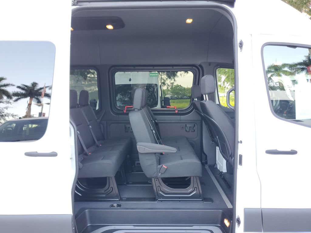 Used 2024 Mercedes-Benz Sprinter 2500 image 13