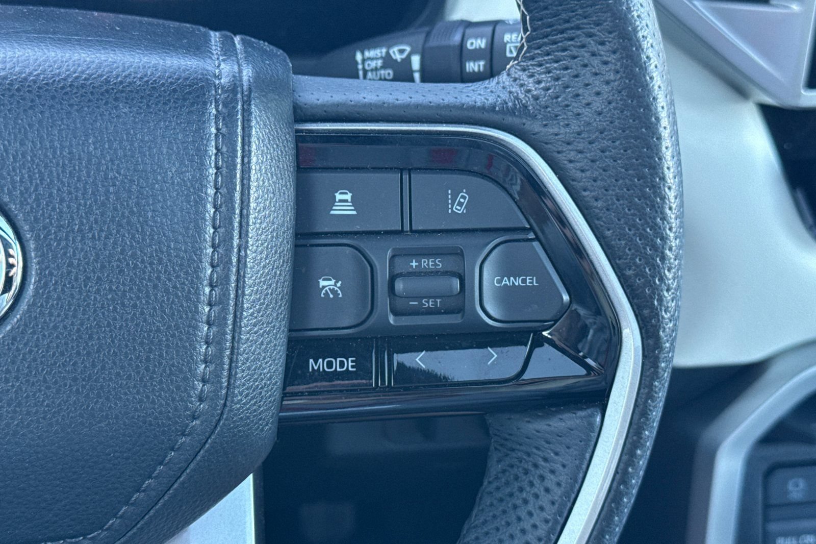 Used 2023 Toyota Sequoia Capstone AWD/4WD image 39