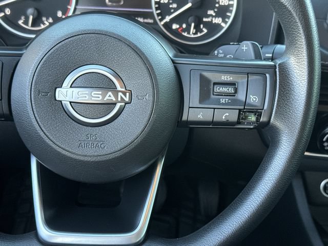 Used 2023 Nissan Rogue S AWD/4WD image 16