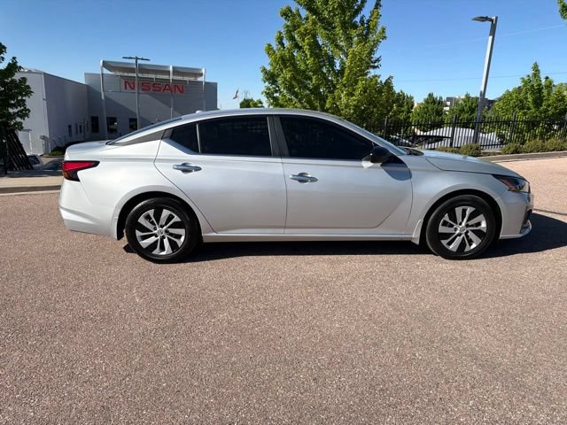 Used 2025 Nissan Altima 2.5 S FWD image 11
