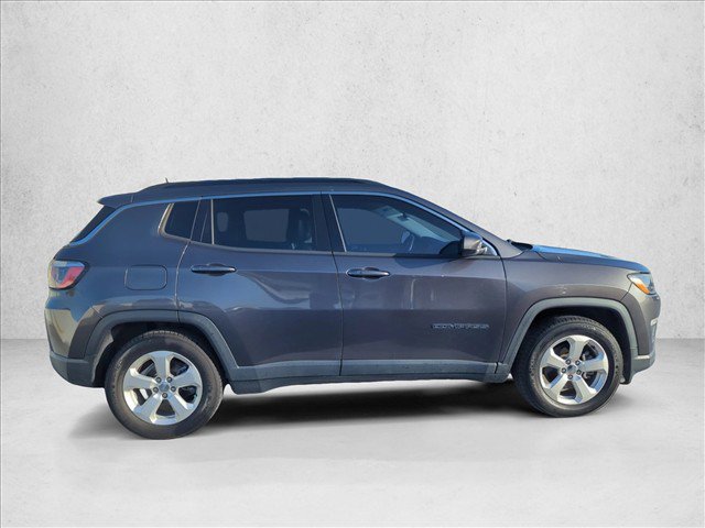 Used 2019 Jeep Compass Latitude w/ Popular Equipment Group FWD image 4