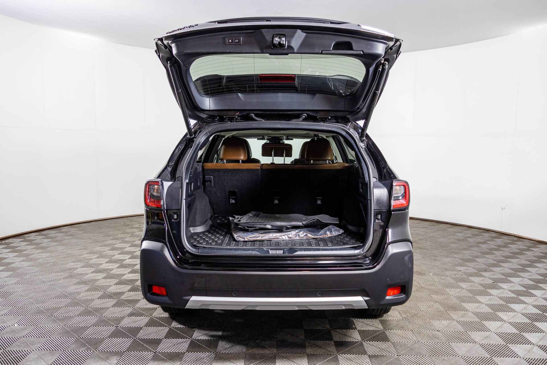 Used 2024 Subaru Outback Touring XT AWD/4WD image 46