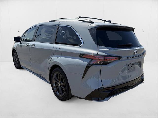 Used 2024 Toyota Sienna XSE image 7