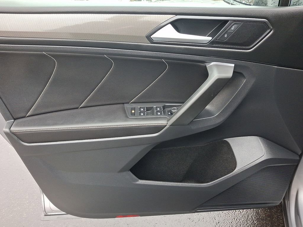 Certified 2022 Volkswagen Tiguan SE image 12