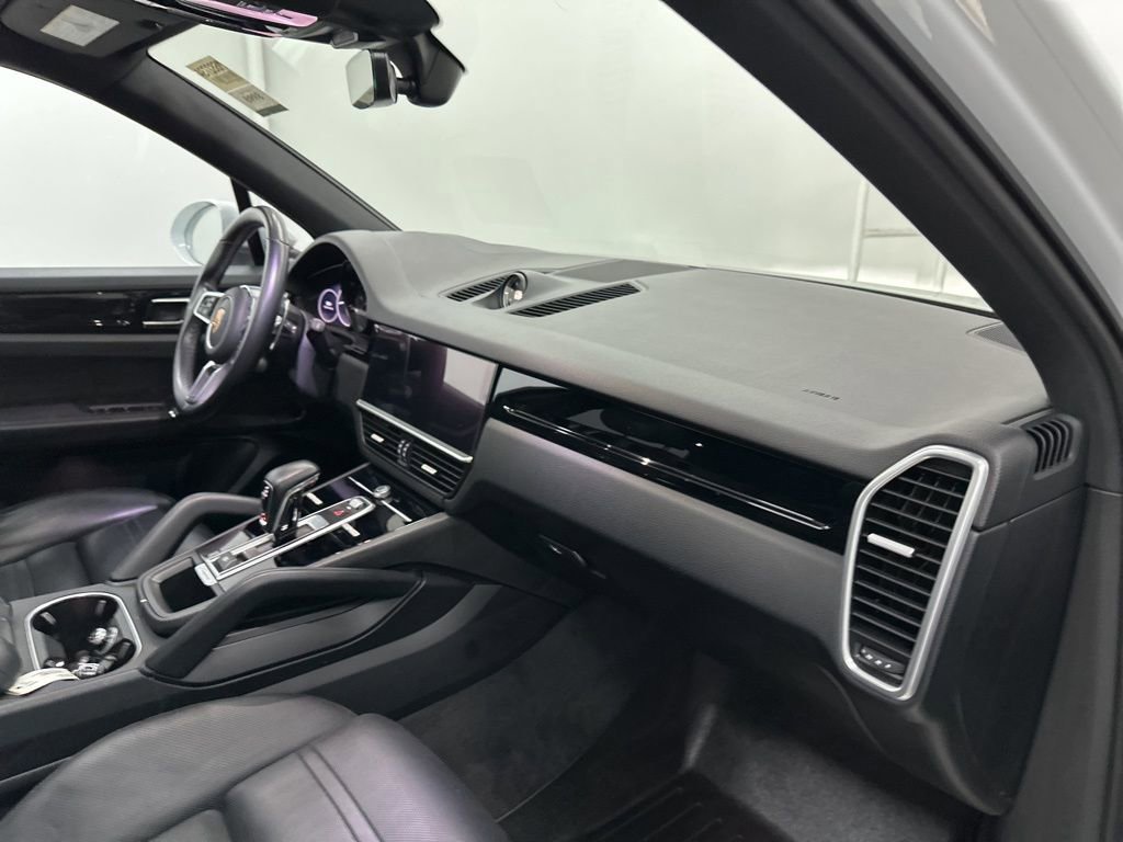 Used 2019 Porsche Cayenne S image 28