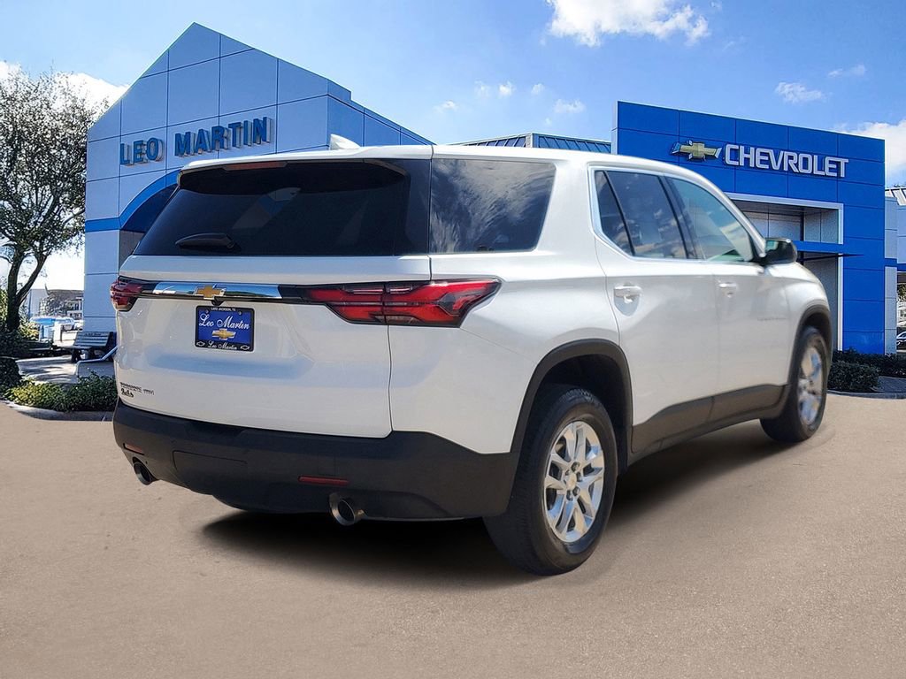 Used 2023 Chevrolet Traverse LS AWD/4WD image 3