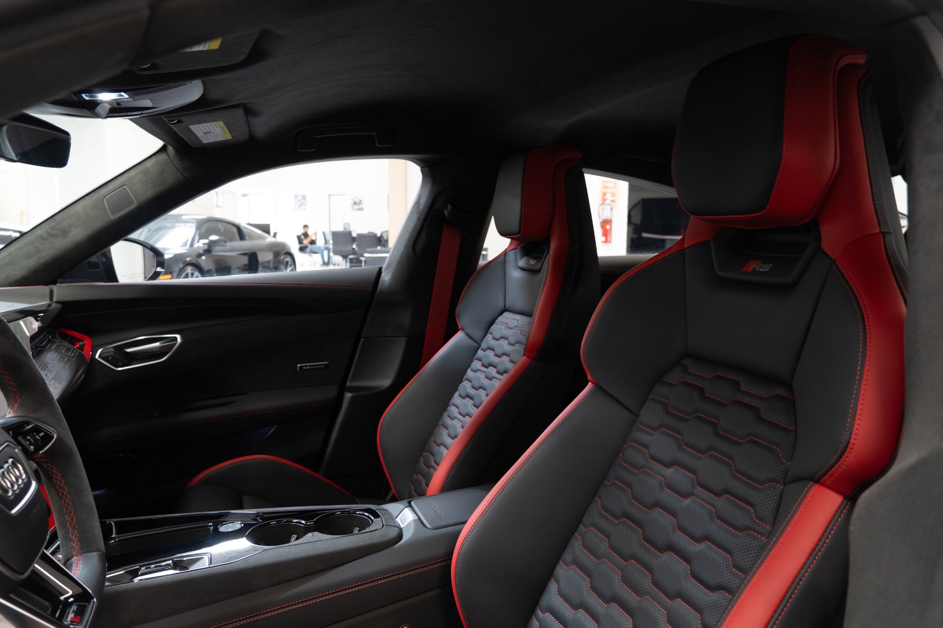 Used 2023 Audi RS e-tron GT image 21