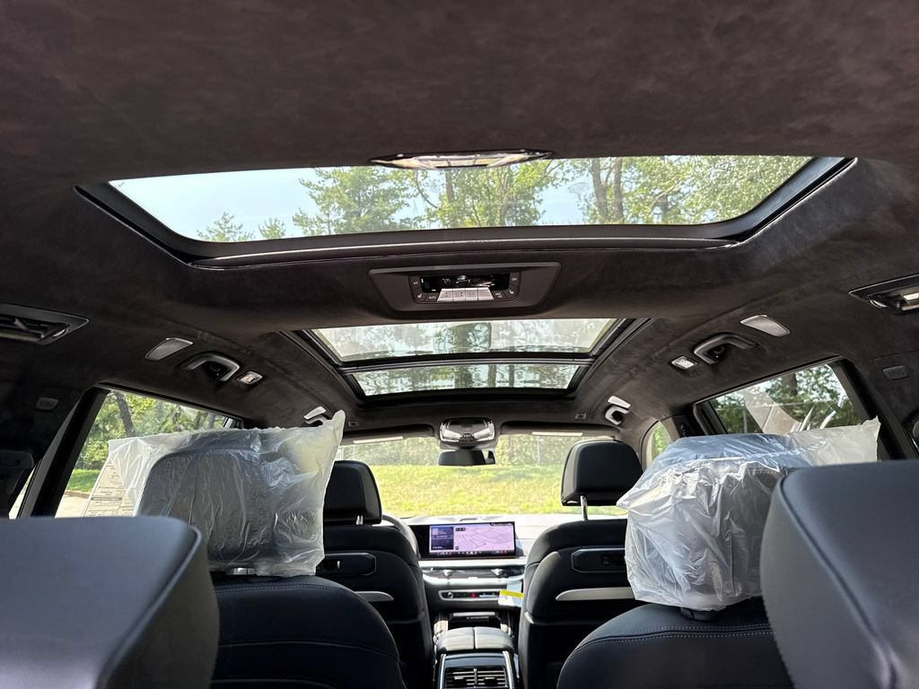 New 2027 BMW X7 M60i AWD/4WD image 24