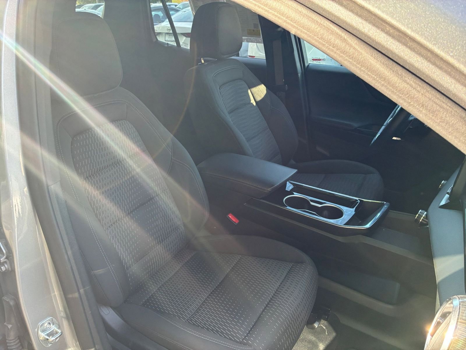 Used 2025 Chevrolet Equinox LT FWD image 35