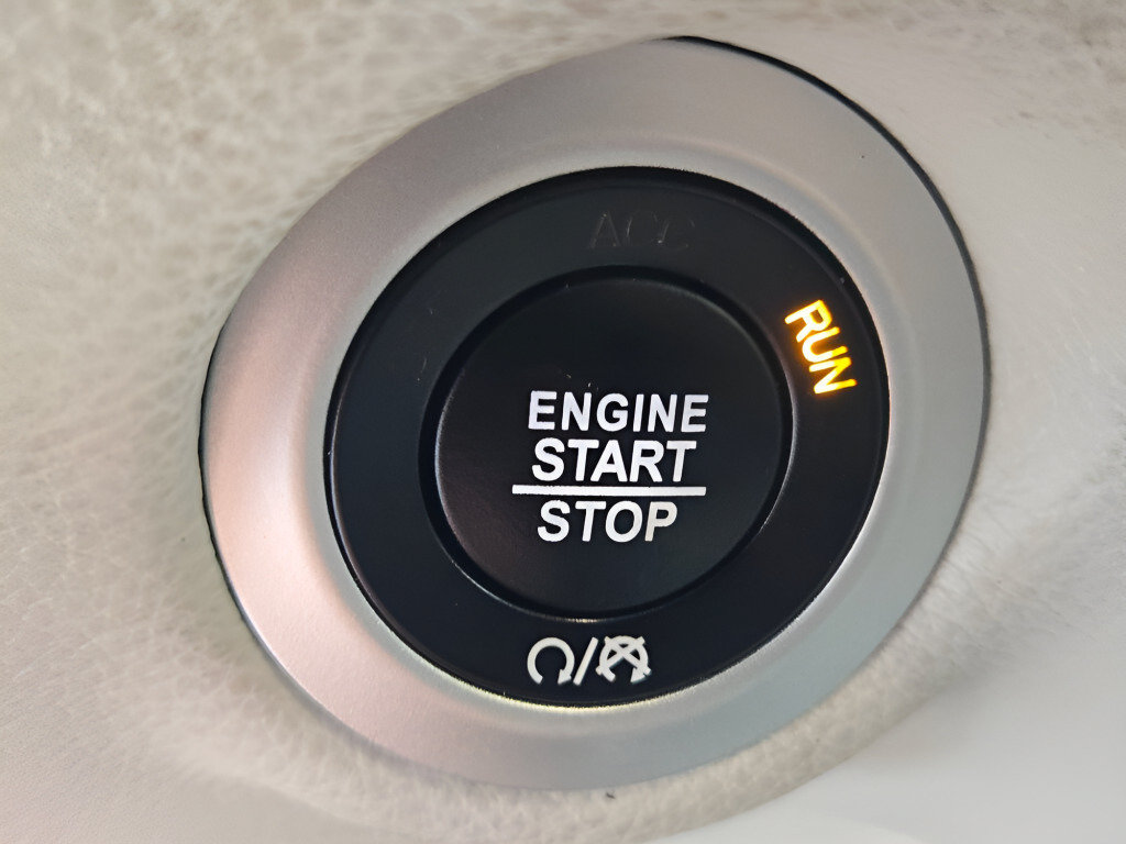 Used 2023 Chrysler Pacifica Touring-L FWD image 34
