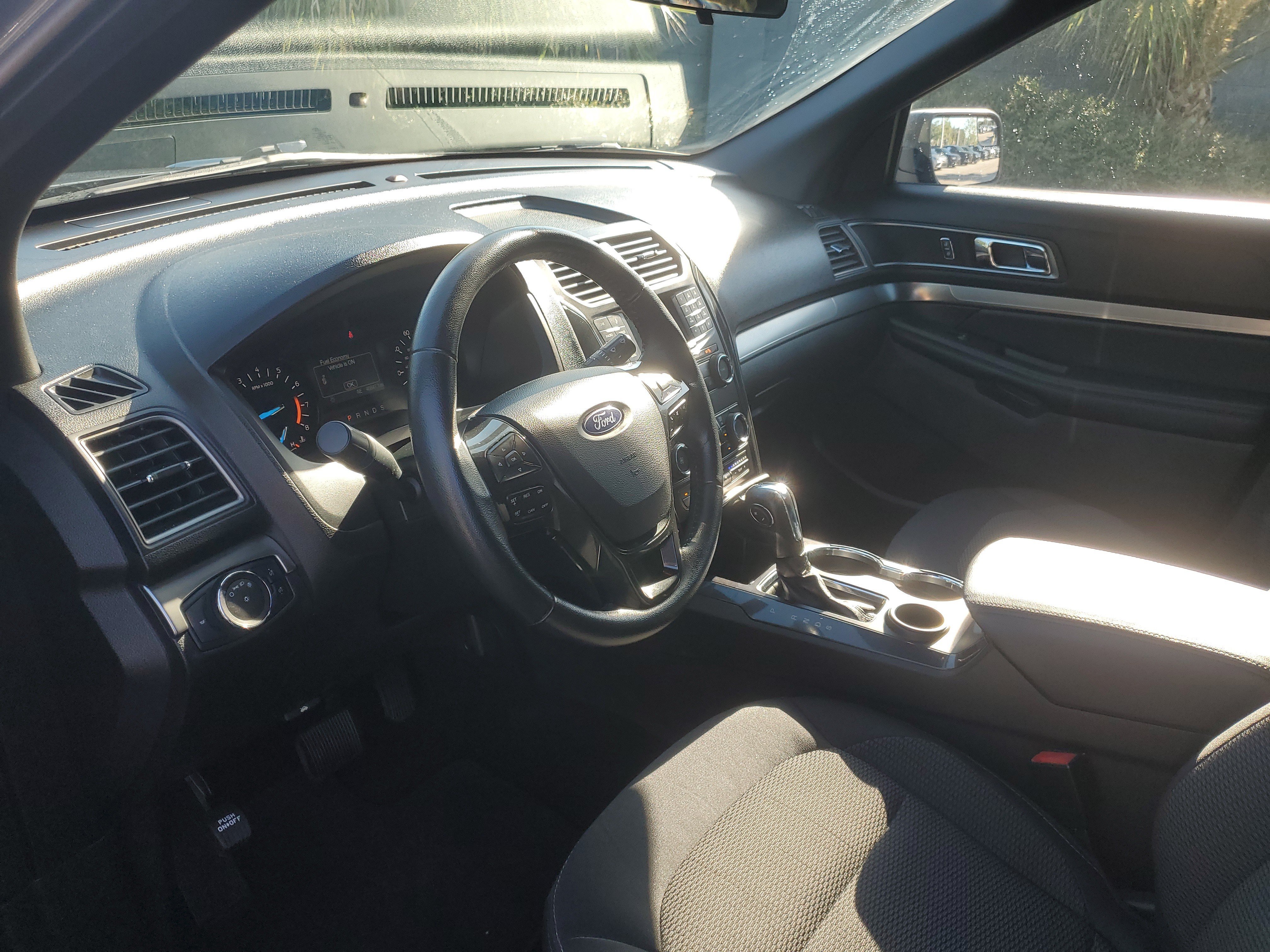 Used 2019 Ford Explorer XLT FWD image 13