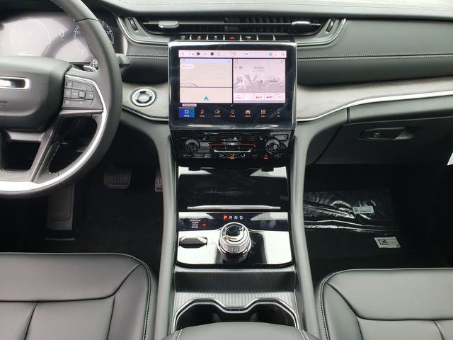 New 2025 Jeep Grand Cherokee Limited image 11