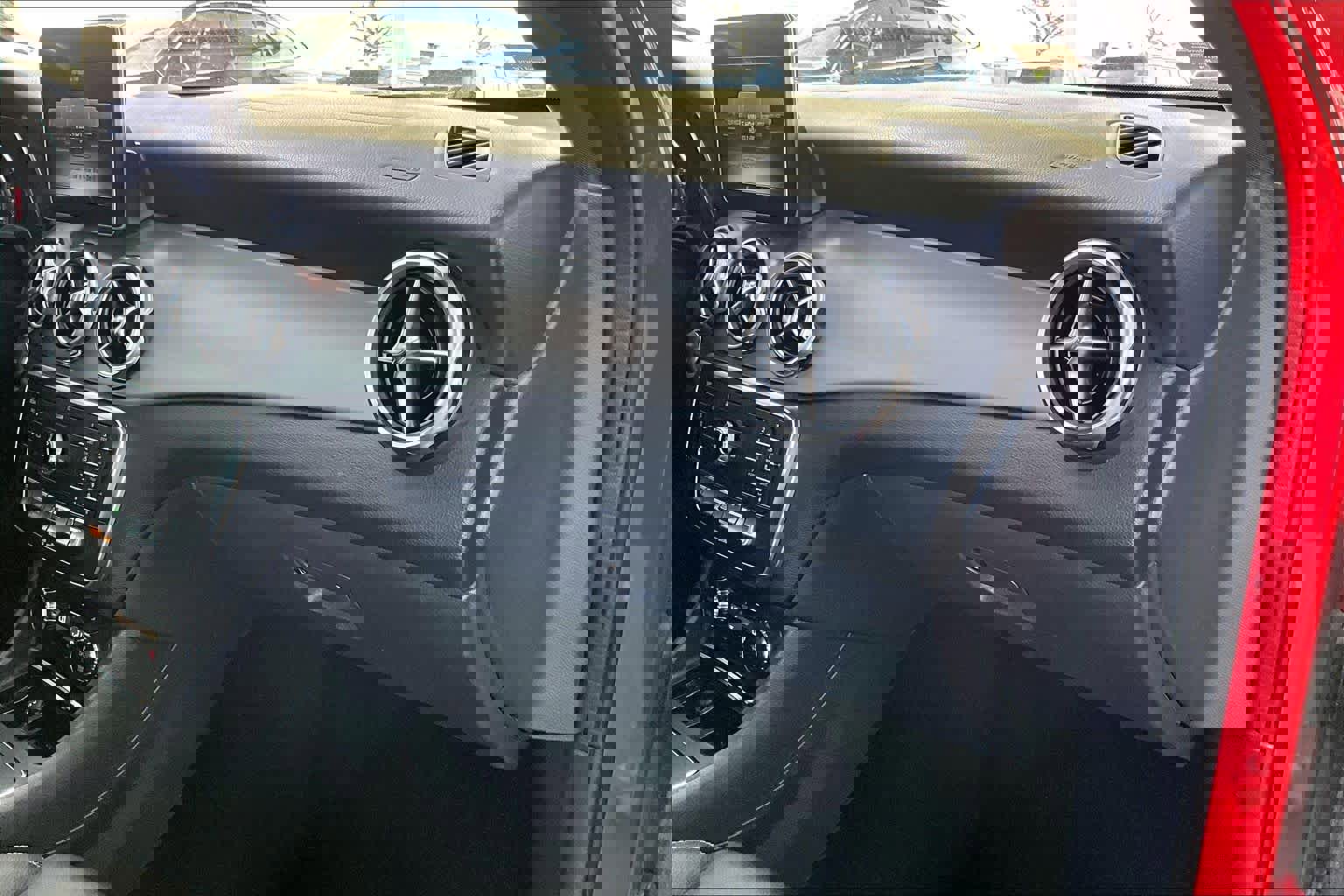 Certified 2020 Mercedes-Benz GLA 250 image 19