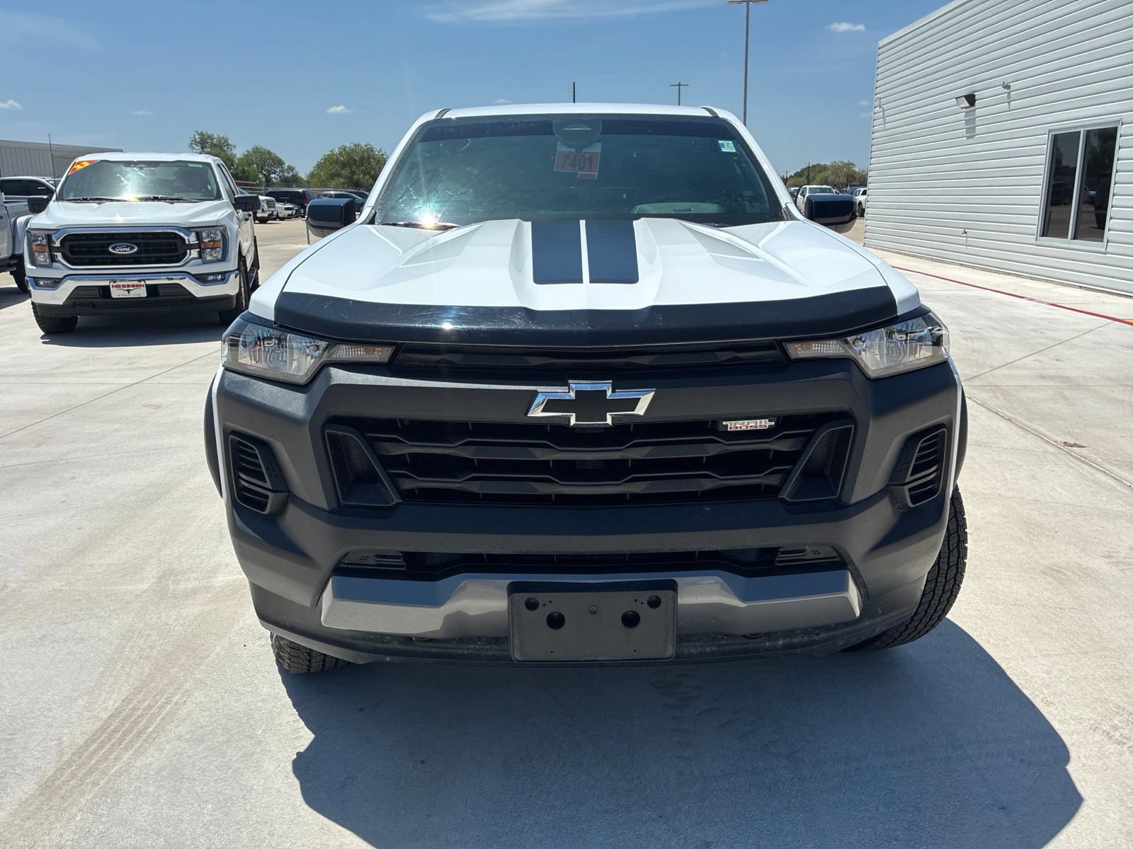 Used 2024 Chevrolet Colorado Trail Boss w/ Advanced Trailering Package AWD/4WD image 8
