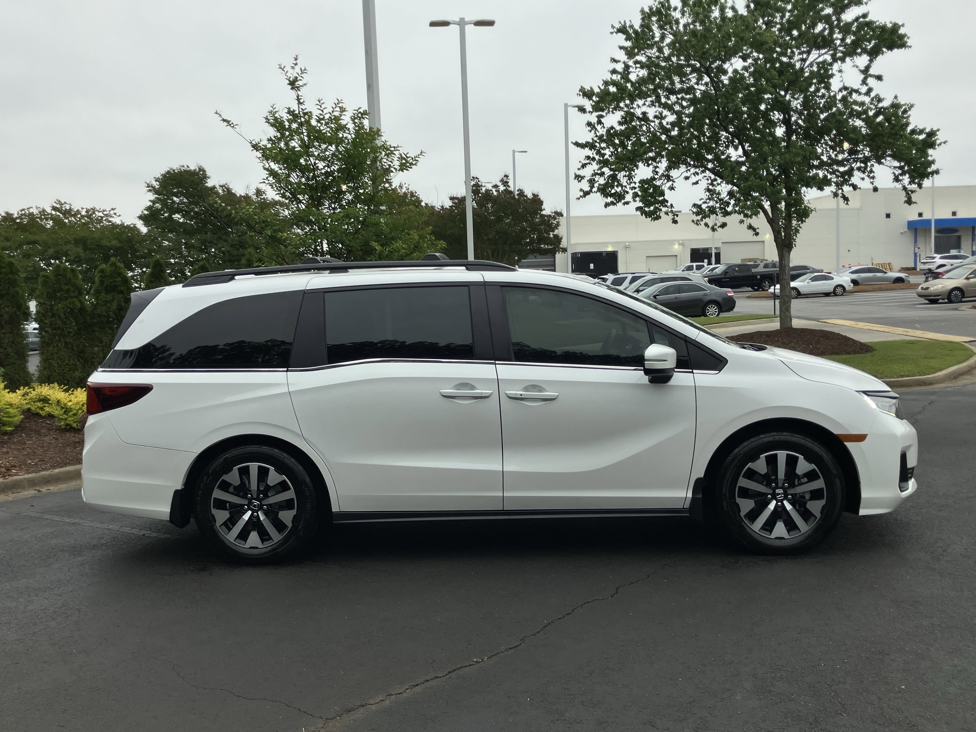 Used 2026 Honda Odyssey EX-L image 11