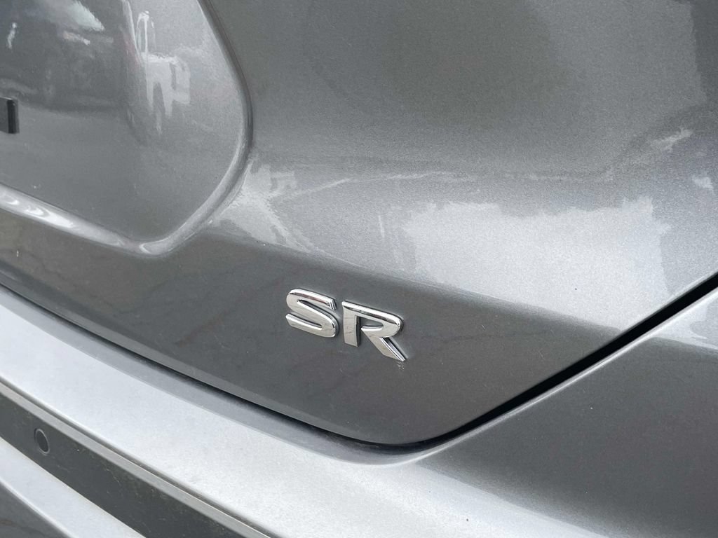 Used 2023 Nissan Kicks SR w/ SR Premium Package FWD image 9
