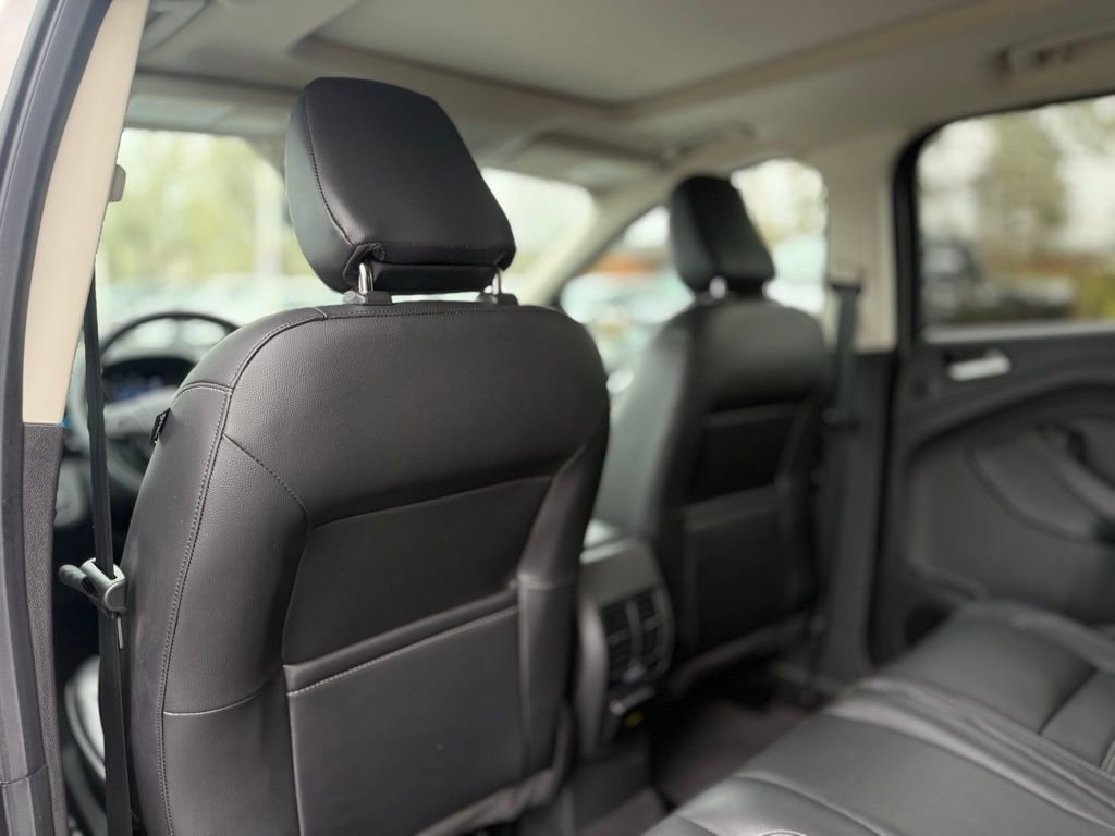 Used 2018 Ford Escape Titanium w/ Ford Safe & Smart Package image 17