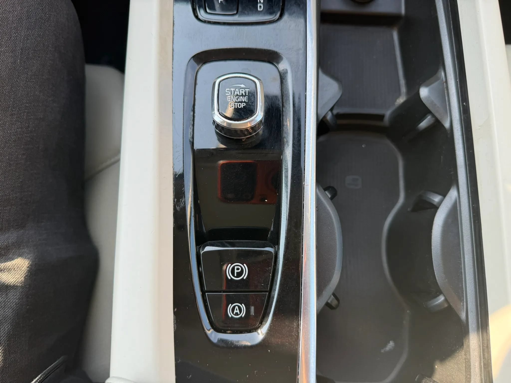 Used 2023 Volvo S60 B5 Plus FWD image 18